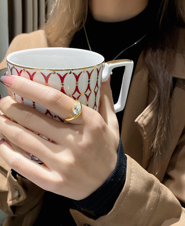 WAVE PEAR RING